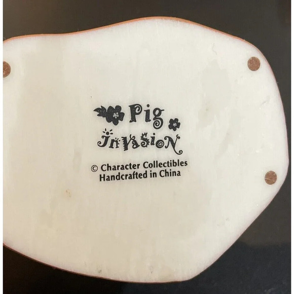 Pig Headed‎ Invasion Collectible Figurine Farm Anthropomorphic Decor 2001 - Picture 7 of 7